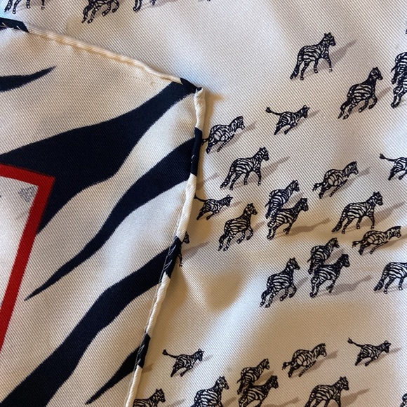 Wathne ZEBRAS silk scarf - Picture 4 of 7